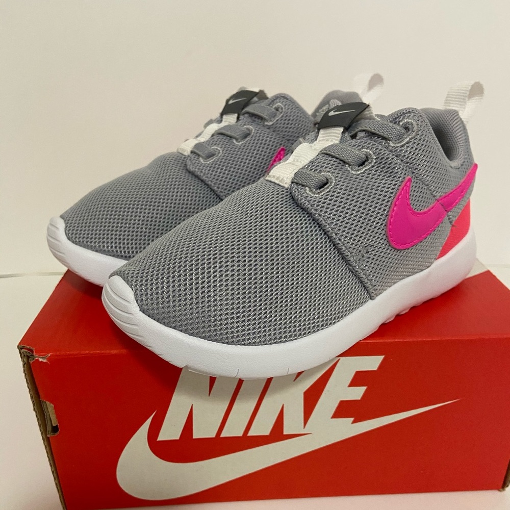(toddler girls) Nike roshe one sneakers